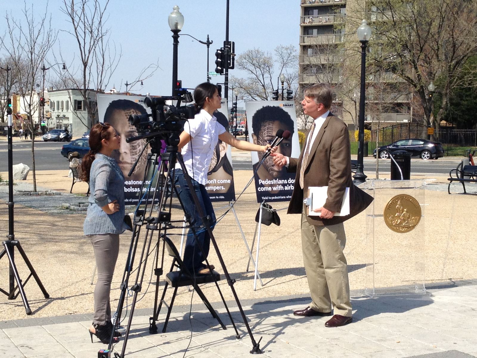 Univision Interviewing Montgomery County Pedestrian Safety Coordinator, Jeff Dunckel, about the new StreetSmart campaign