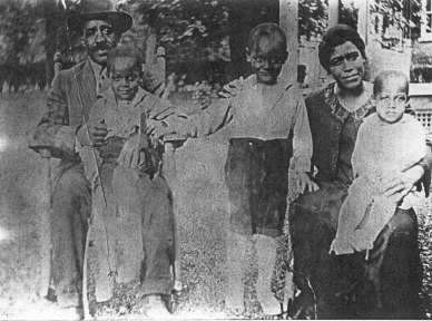 Sherman and Ida Summerour and their children Joe, Gene, and William, c. 1925