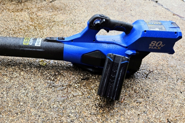 electric leaf blower with charger
