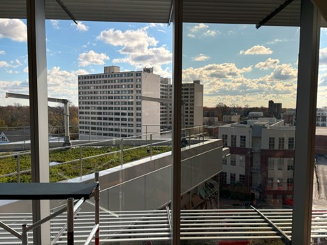 CAFÉ STYLE SEATING IN ADULT AREA