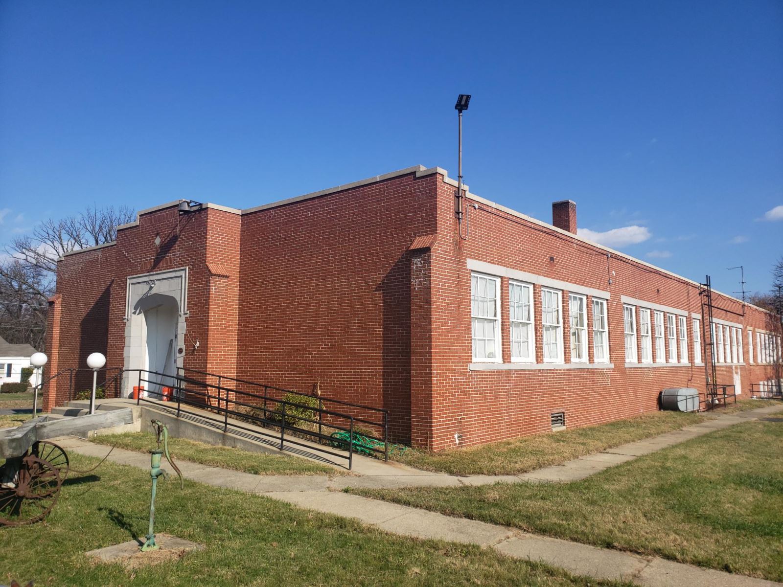 Lincoln School, Exterior Side View