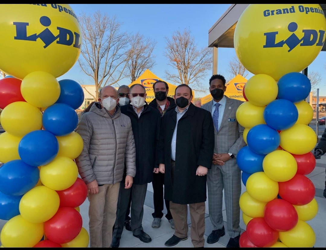 CM Katz at the opening of the LIDL US Supermarket