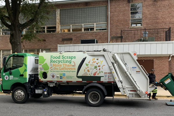 Food scraps recycling truck