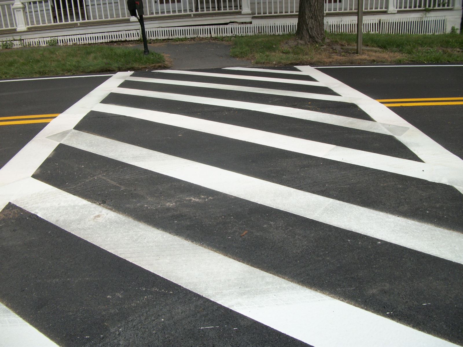 355 Hyattstown Sidewalk