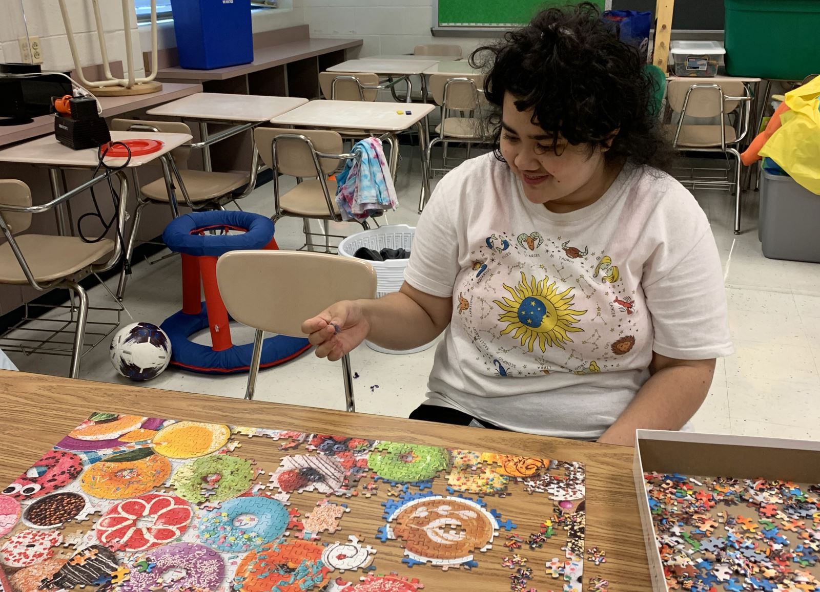 girl with puzzle